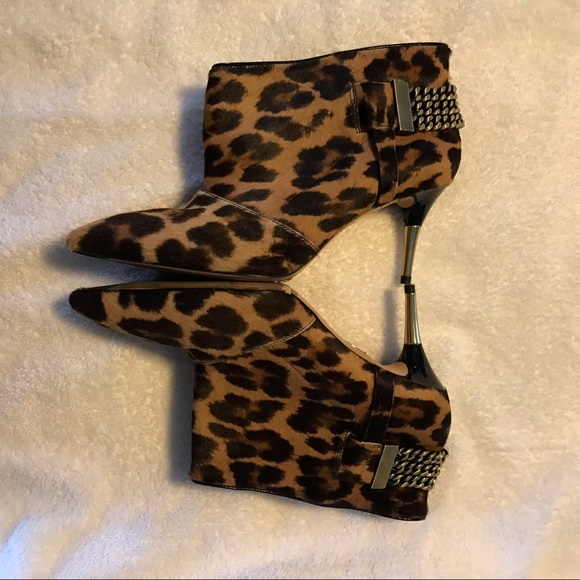 Brian Atwood booties leopard calf hair w/ chains - Picture 5 of 9